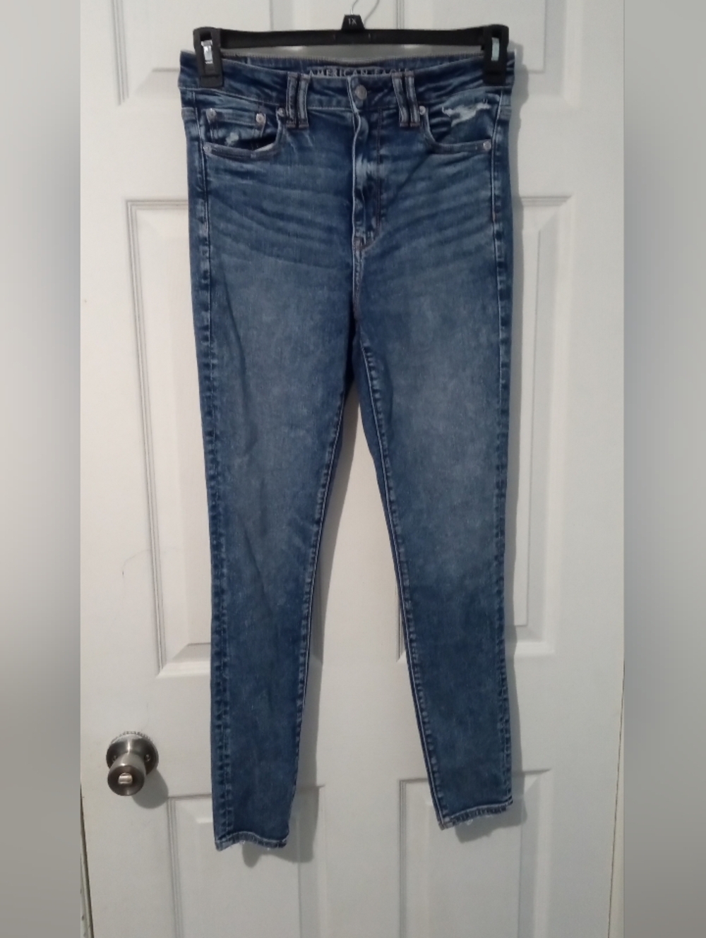 American Eagle Outfitters Women’s Skinny Jeans — Medium Blue